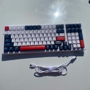 TECLADO MECANICO GAMER COM CONEXAO SEM FIO DE ALCANCE DE ATE 10 METROS