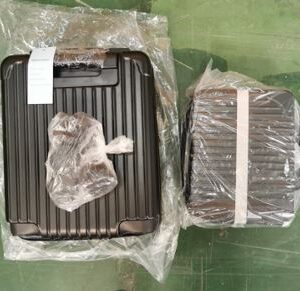 KIT DE MALAS DE VIAGEM COM PARTE EXTERIOR E INTERIOR EM PL&Aacute;STICO ABS COM FORRO EM TECIDO DE POLIESTER