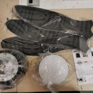 LUSTRE DE LUZ DE LED COM CORPO EM PLÁSTICO PARA SER FIXADO NO TETO COM VENTILADOR DE 3 PÁS, MODELO ZL-001