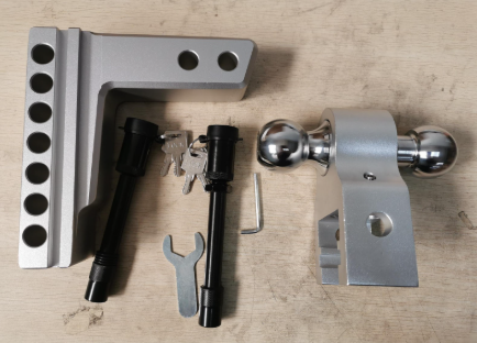 ENGATE DE REBOQUE AJUSTAVEL, TIPO QUEDA E ELEVACAO, COM DESLOCAMENTO VERTICAL DE ATE 15 CM