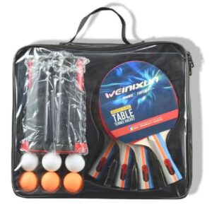KIT PARA PRATICA DE PING PONG CONTENDO PAR DE RAQUETES EM MADEIRA COM REVESTIMENTO EMBORRACHADO, REDE PARA MESA DE PING PONG E 3 BOLINHAS EM PLASTICO ACONDICIONADOS EM BOLSA DE TRANSPORTE