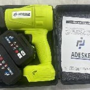 SOPRADOR DE AR, PROPRIO PARA LIMPEZA, MOTOR ELETRICO DE 400 WATTS COM FUNCIONAMENTO POR BATERIA, USO MANUAL, SEM FIO, POSSUI ESTRUTURA EM PLASTICO/ ALUMINIO, DOBRAVEL. ACOMPANHA BATERIAS E MALETA PARA TRANSPORTE EM PLASTICO