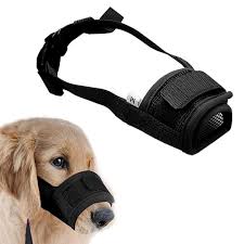 ARTIGO PARA PET SENDO FOCINHEIRA PARA CÃES EM BORRACHA TERMOPLÁSTICA E FORRO EM NEOPRENE, COM 3 PONTOS DE FIXAÇÃO. TAMANHO 3