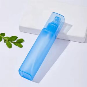 FRASCO DE SPRAY EM POLIPROPILENO PARA BORRIFAR LIQUIDOS, CAPACIDADE DE 45ML. TAMANHO 5.8CMX 10.1CM.