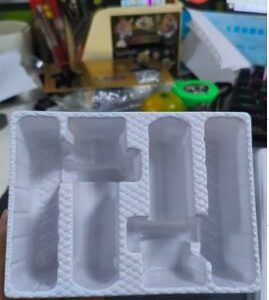 EMBALAGEM VAZIA SENDO ENCARTE DE PLASTICO